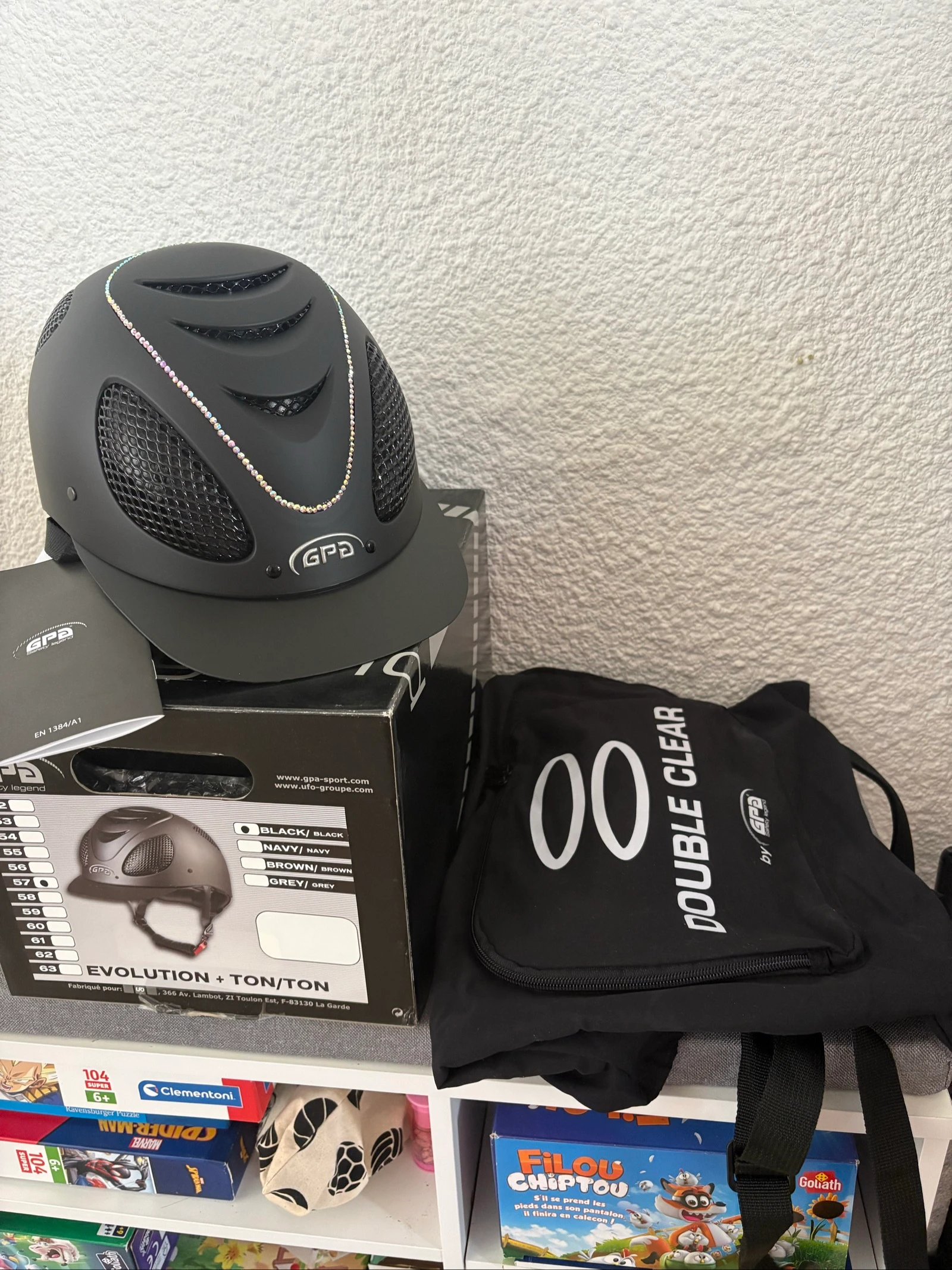 Casque GPA Speed Air Evolution 2 noir mat Strass T57 neuf avec boîte
